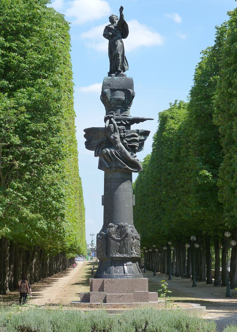 Adomo Mickevičiaus paminklas Paryžiuje