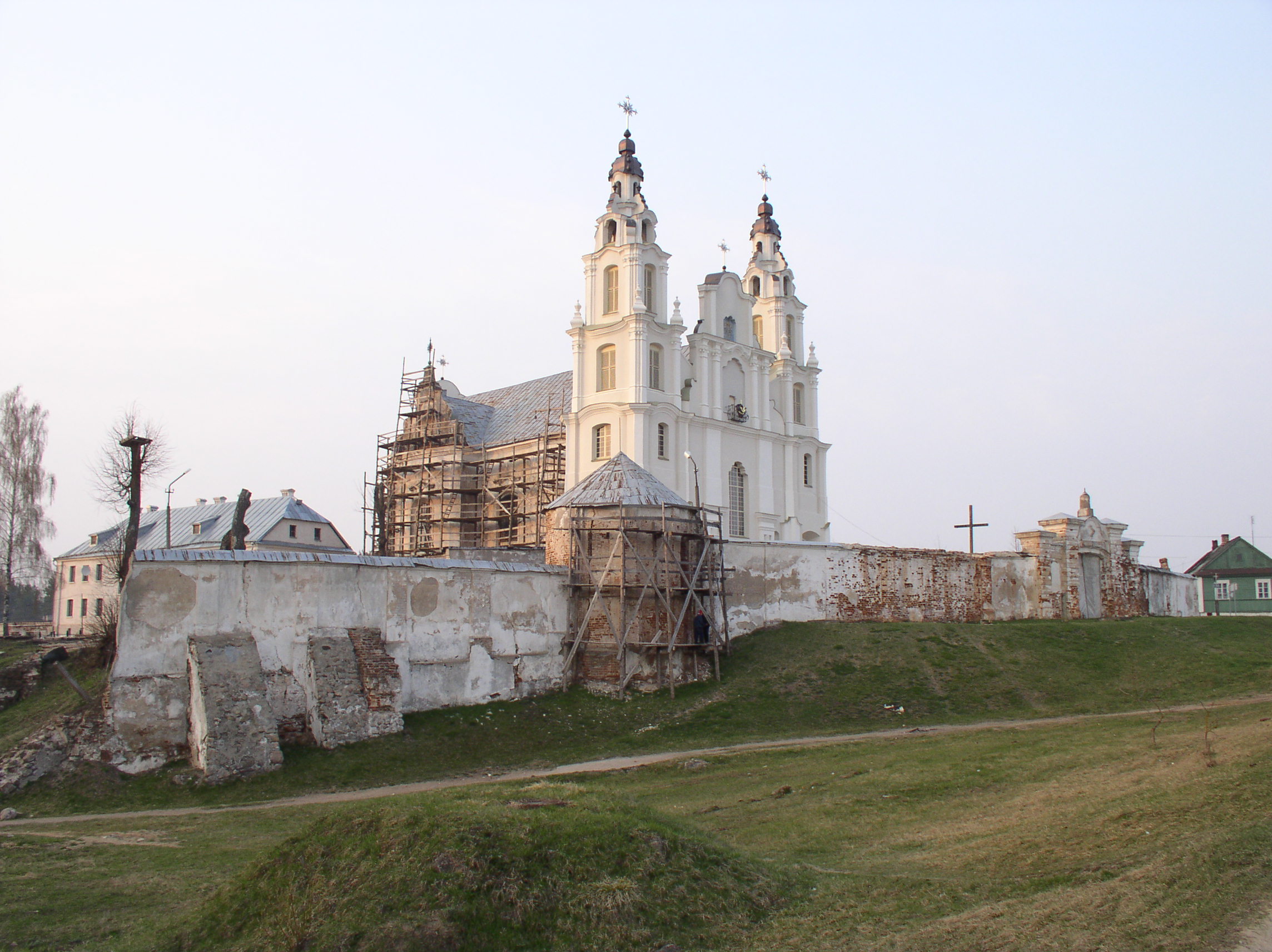 Ivenčiaus Šv. arkangelo Mykolo bažnyčia ir vienuolynas