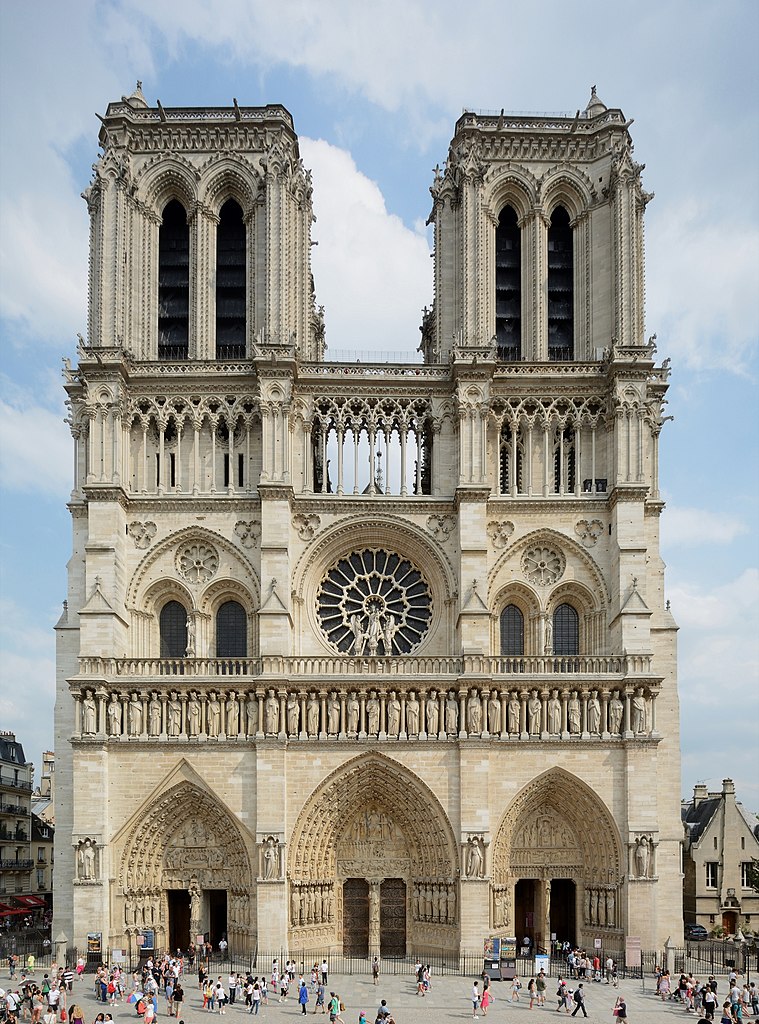 Paryžiaus Dievo Motinos katedros restauracija